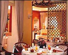 2 photo hotel MELIA ROYAL ALMA, Paris, France