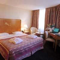 2 photo hotel LES JARDINS DU MARAIS HOME PLAZZA, Paris, France