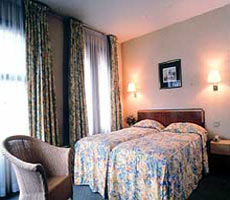 2 photo hotel REGETEL YLLEN EIFFEL HOTEL, Paris, France