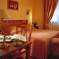 Hotel BEST WESTERN ETOILE ST FERDINAND, Paris, France