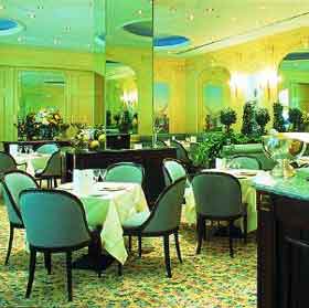 2 photo hotel HOTEL ROYAL SAINT HONORE, Paris, France