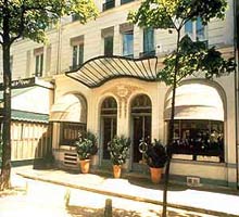 2 photo hotel RASPAIL MONTPARNASSE, Paris, France