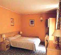 2 photo hotel ATEL DAUPHIN-PUTEAUX LA DEFENSE, Paris, France