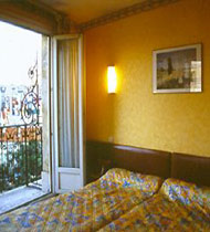 2 photo hotel ODESSA MONTPARNASSE, Paris, France