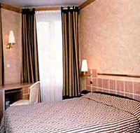 Hotel EMERAUDE HOTEL PLAZA ETOILE, Paris, France