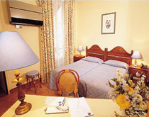 2 photo hotel BEST WESTERN COLISEE, Paris, France