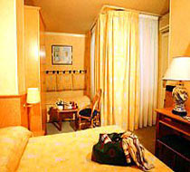 2 photo hotel ARC DE TRIOMPHE ETOILE, Paris, France