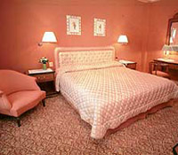 5 photo hotel FRANKLIN ROOSEVELT, Paris, France