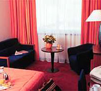 2 photo hotel HOLIDAY INN PARIS VERSAILLES B, Paris, France