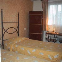 3 photo hotel PAVILLON LOSSERAND MONTPARNASSE, Paris, France