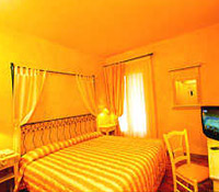 2 photo hotel VILLA ALESSANDRA, Paris, France