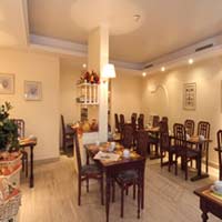 4 photo hotel QUALITY HOTEL RUEIL LA DEFENSE, Paris, France