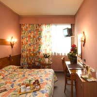 6 photo hotel QUALITY HOTEL RUEIL LA DEFENSE, Paris, France