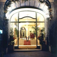2 photo hotel HOTEL VERNET, Paris, France