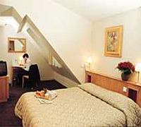 Hotel HI GARDEN COURT ELYSEES, Paris, France